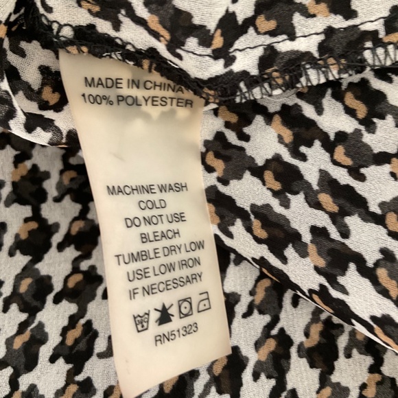 Vince Camuto Sheer Houndstooth Blouse medium button down career black neutral M - Picture 10 of 12